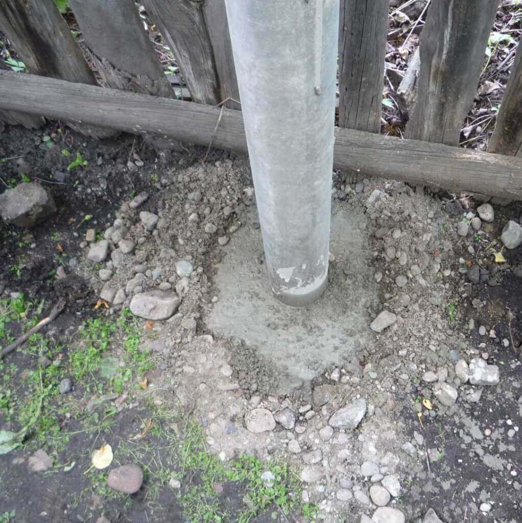 Фото бетонирования столба для забора